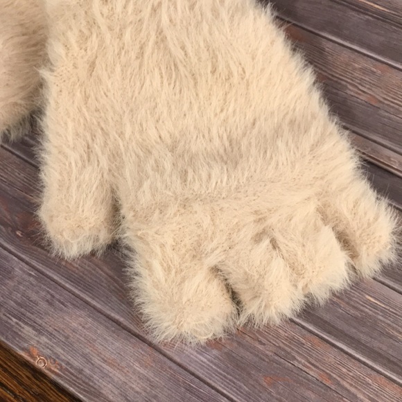 Warm Winter Paw Clamshell Gloves - Picture 7 of 8